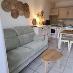 Le Tamaya T2 En Rez De Jardin A 2 Pas D Belle De Toutes Commodites Et Centre Port شقة كافالير سور مير