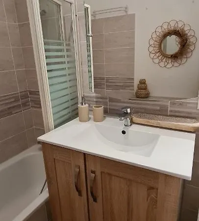 Le Tamaya T2 En Rez De Jardin A 2 Pas D Belle De Toutes Commodites Et Centre Port * كافالير سور مير